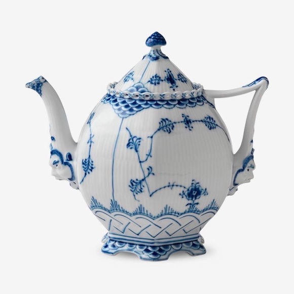 Royal Copenhagen Blue Fluted Full Lace Porcelain Teapot with Lid. Handmade - Picture 4 of 12